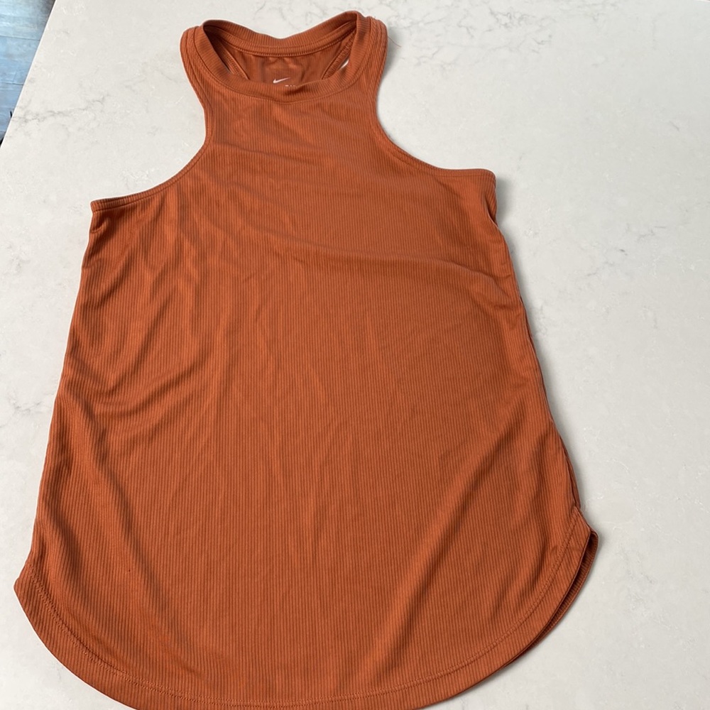 NIKE DRI-FIT SIZE SMALL-GREAT CONDITION-